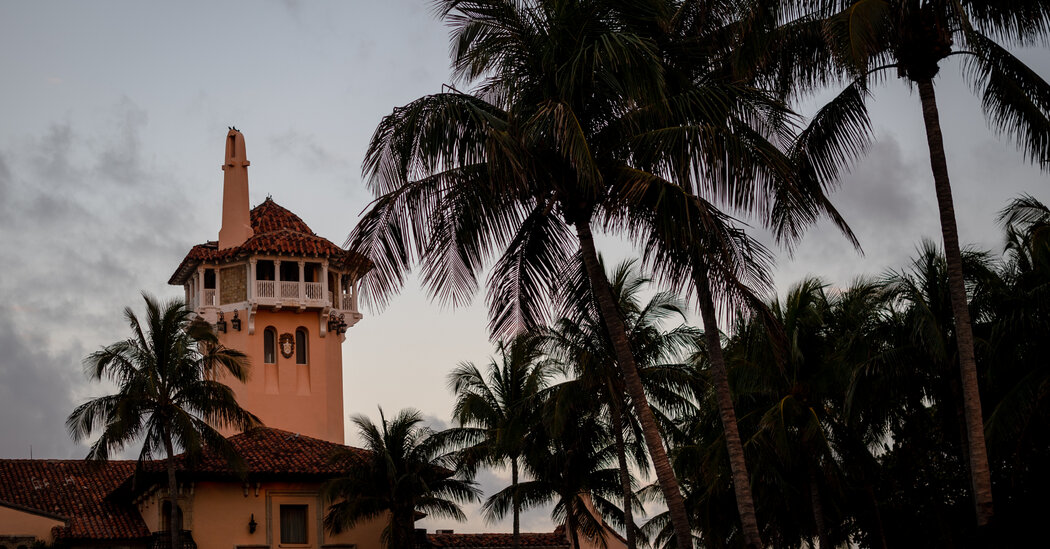 Mar-a-Lago Workers Moved Boxes of Docs Before FBI Visit: Reports