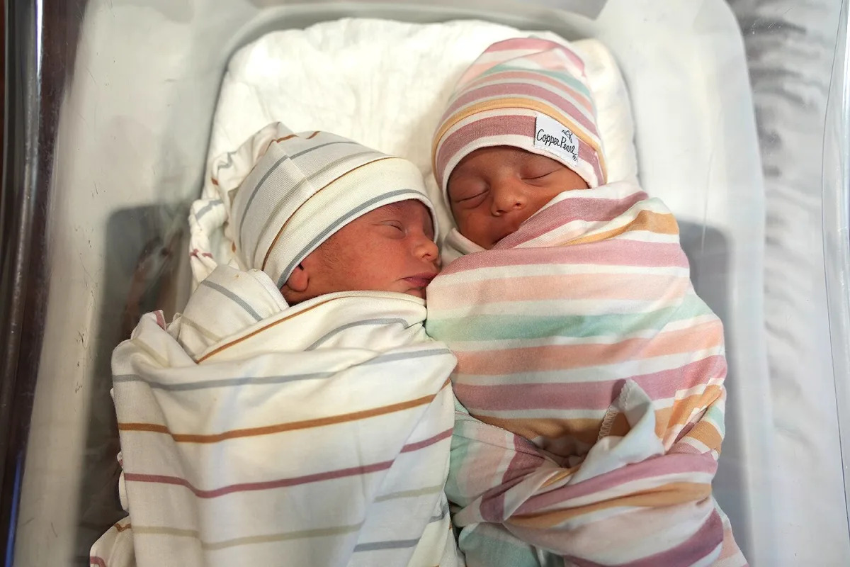 Featured image for Cancer Survivor Gives Birth to Identical Twins Without Ovaries.