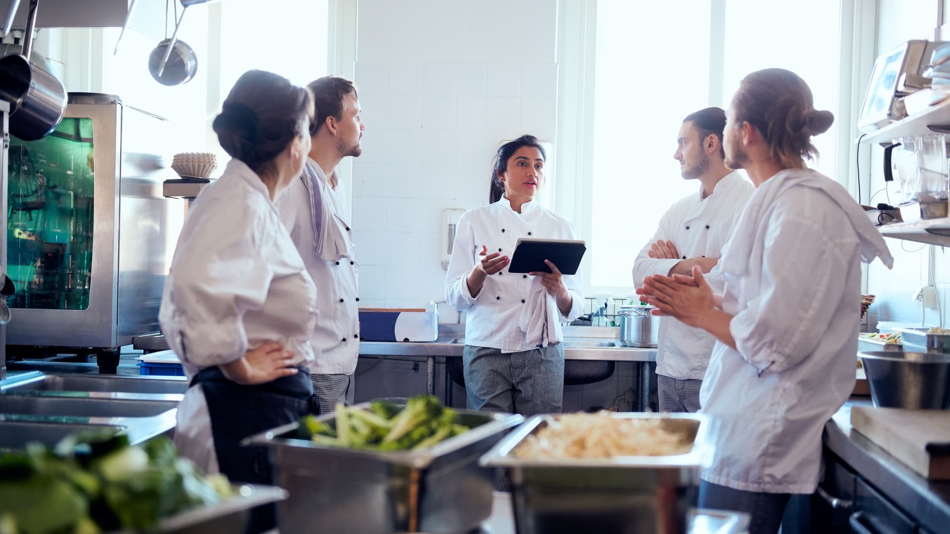 Job Market Defies Recession Fears with Strong Numbers and Surprising Increase in Openings.