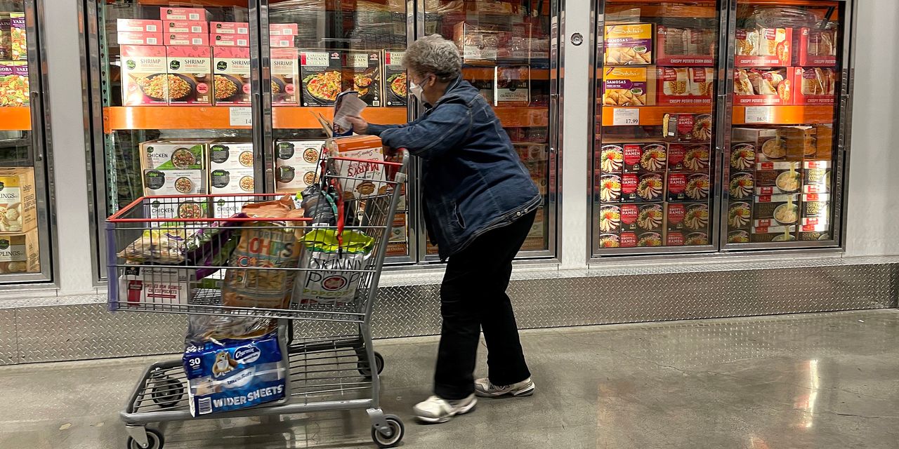 Featured image for Costco's Membership Fee Hike Looms as Sales Soften