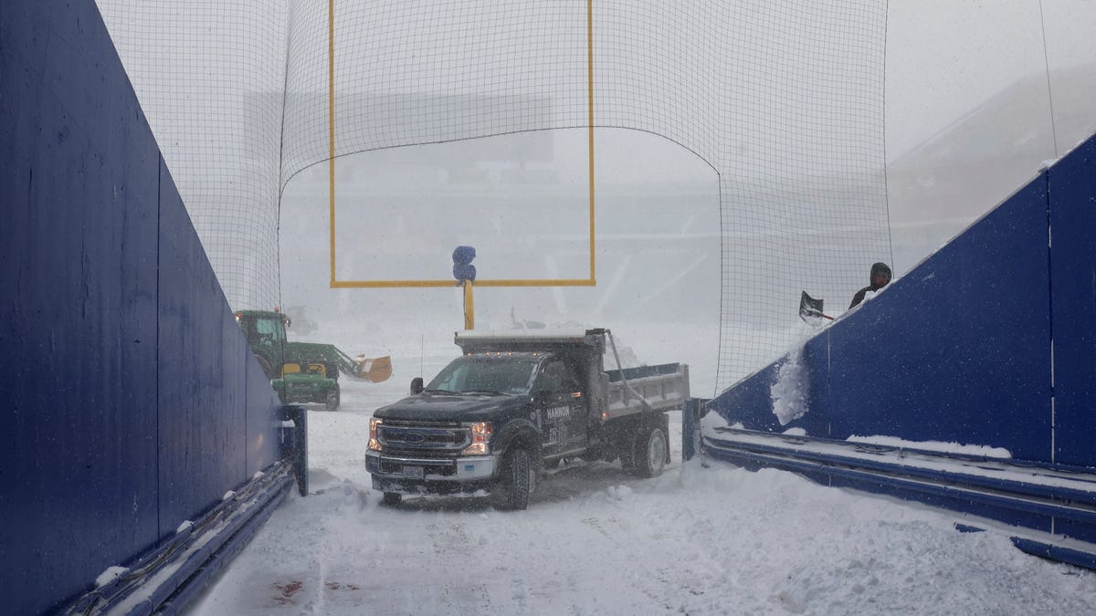 "Wild Card Weather: Snow and Wind Forecast for Bills vs Steelers Game"