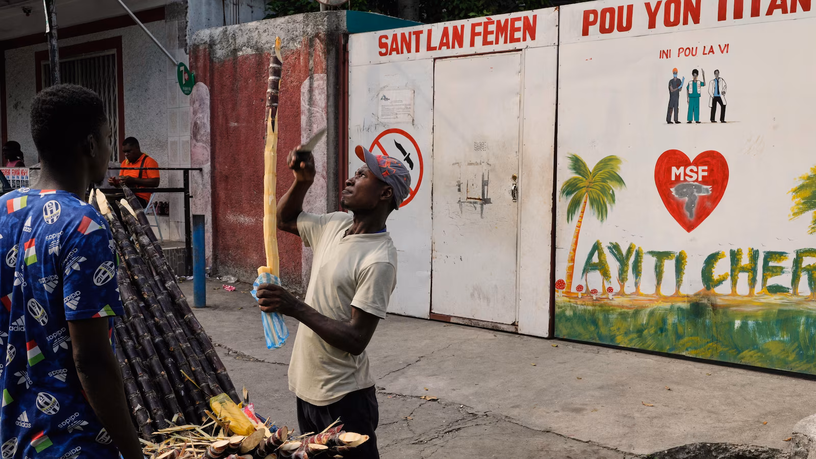 Featured image for Doctors Without Borders Closes Emergency Center in Port-au-Prince