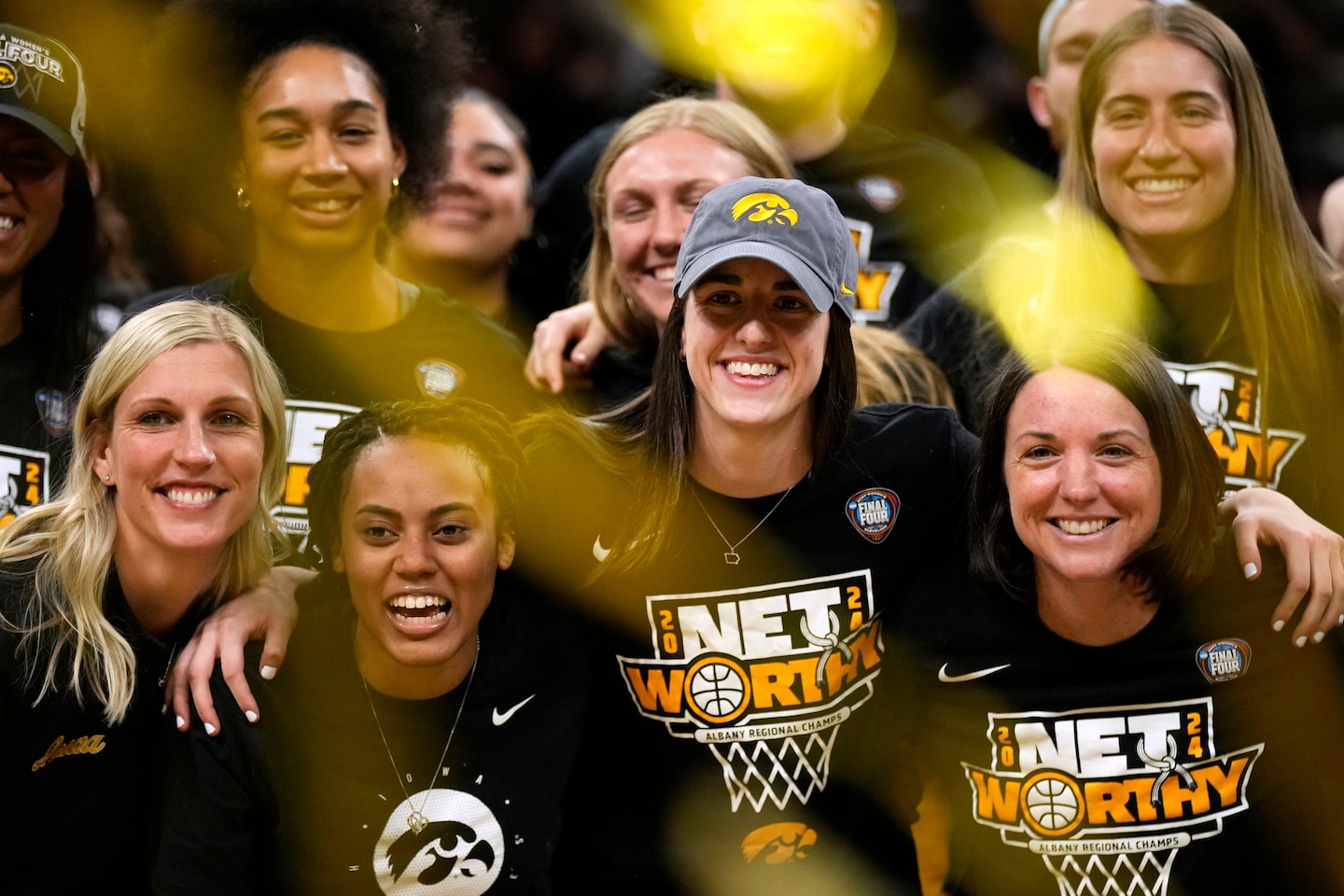 Featured image for Caitlin Clark Roasts Michael Che on 'SNL' for Women's Sports Diss