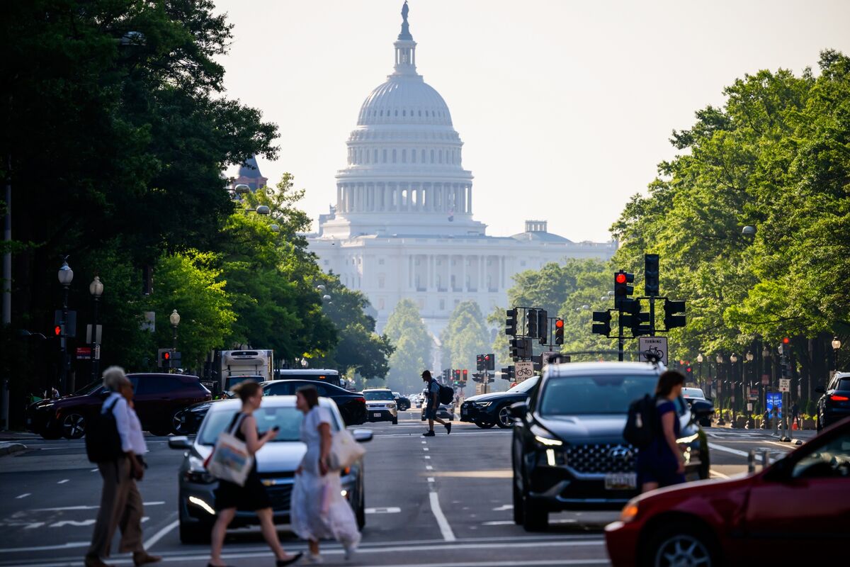 Featured image for Tax Bill Benefits Richest 20% While Low Earners Face Cuts, Yale Report Finds