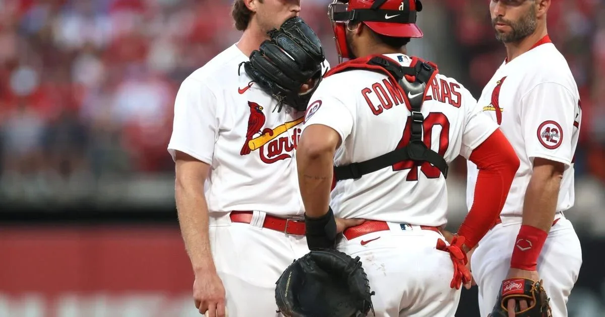 "Braves' Power Show Dominates Cardinals in 8-4 Win"