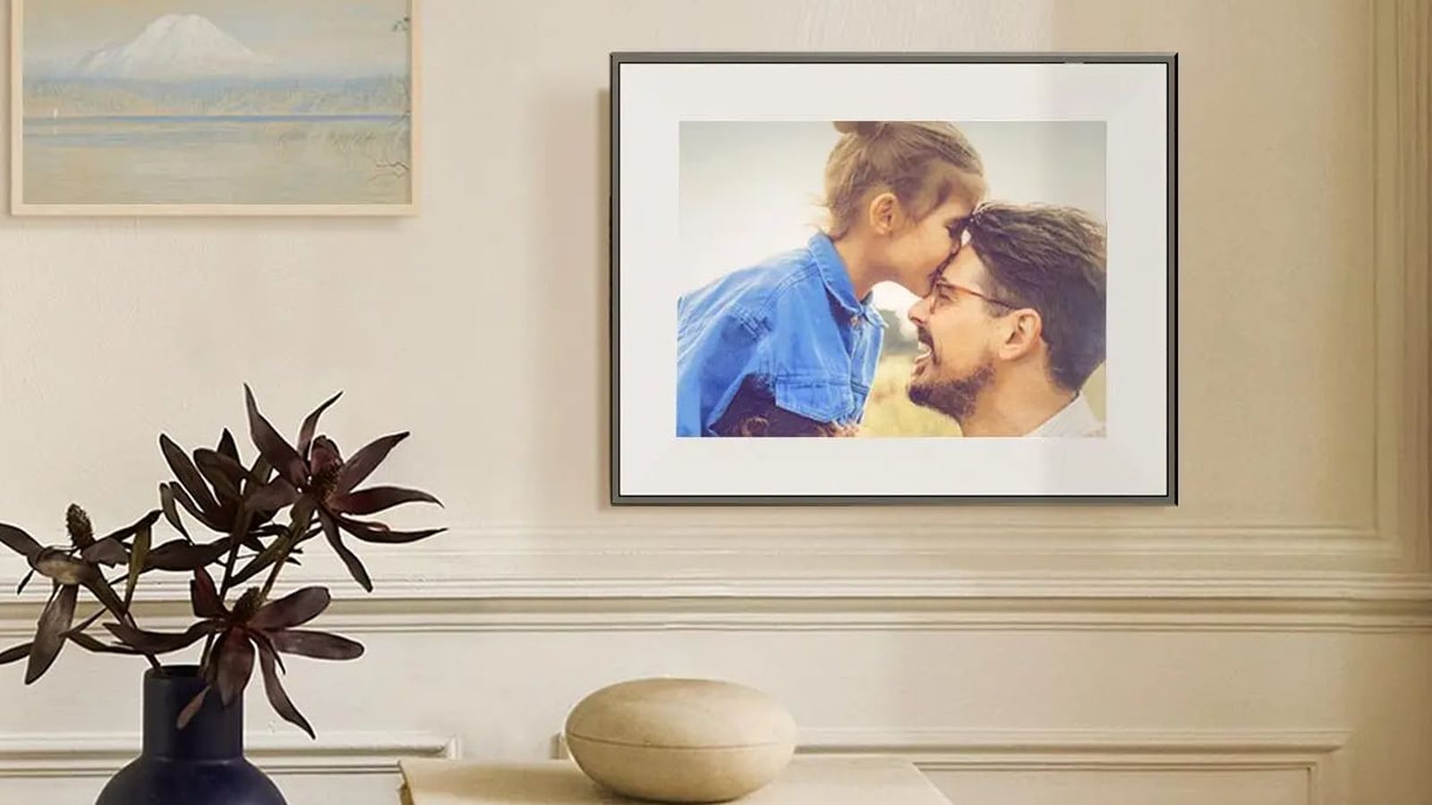 Featured image for Aura Unveils $499 Cordless E-Paper Photo Frame with Long Battery Life