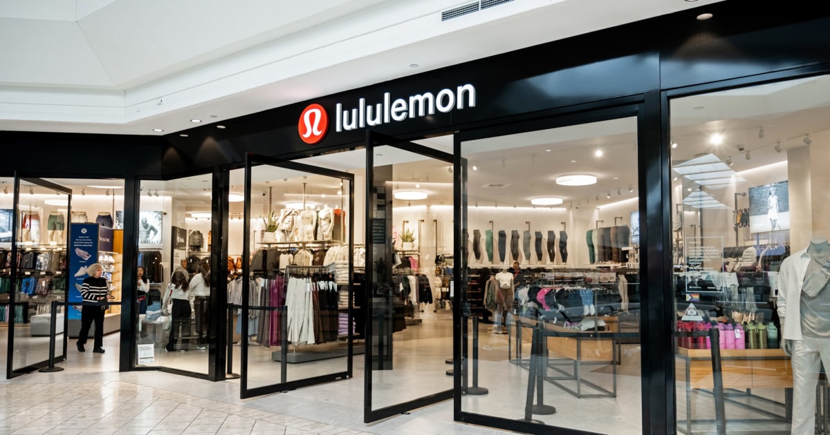 Featured image for "Score the Hottest Lululemon Cyber Monday Deals Now!"