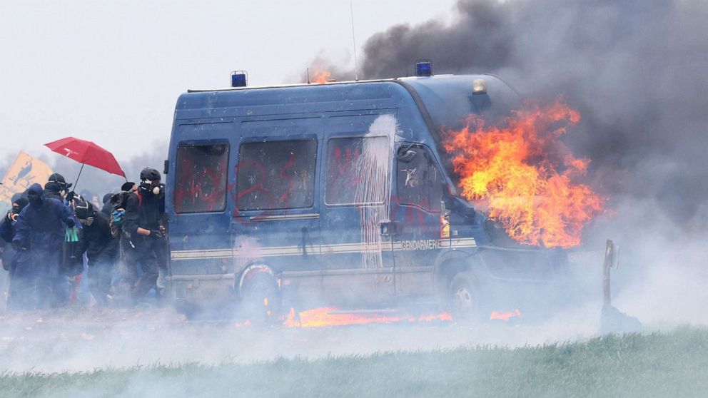 Featured image for Violent clash between French police and protesters over planned reservoir injures dozens.