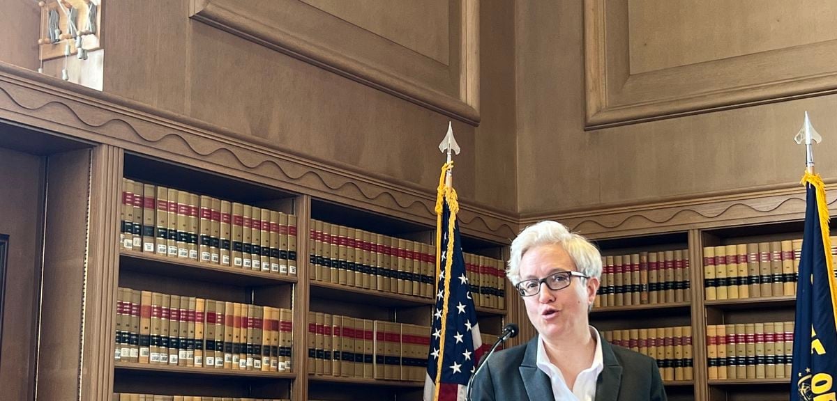 Oregon Secretary of State under scrutiny for moonlighting as marijuana consultant.