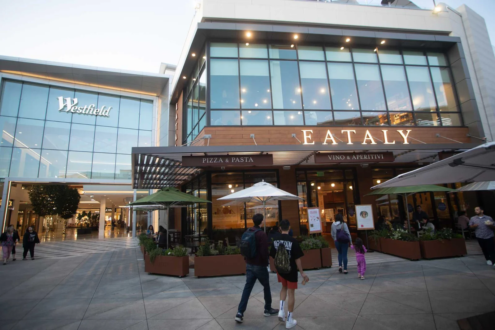 San Francisco's Westfield Abandons City as Silicon Valley Mall Booms