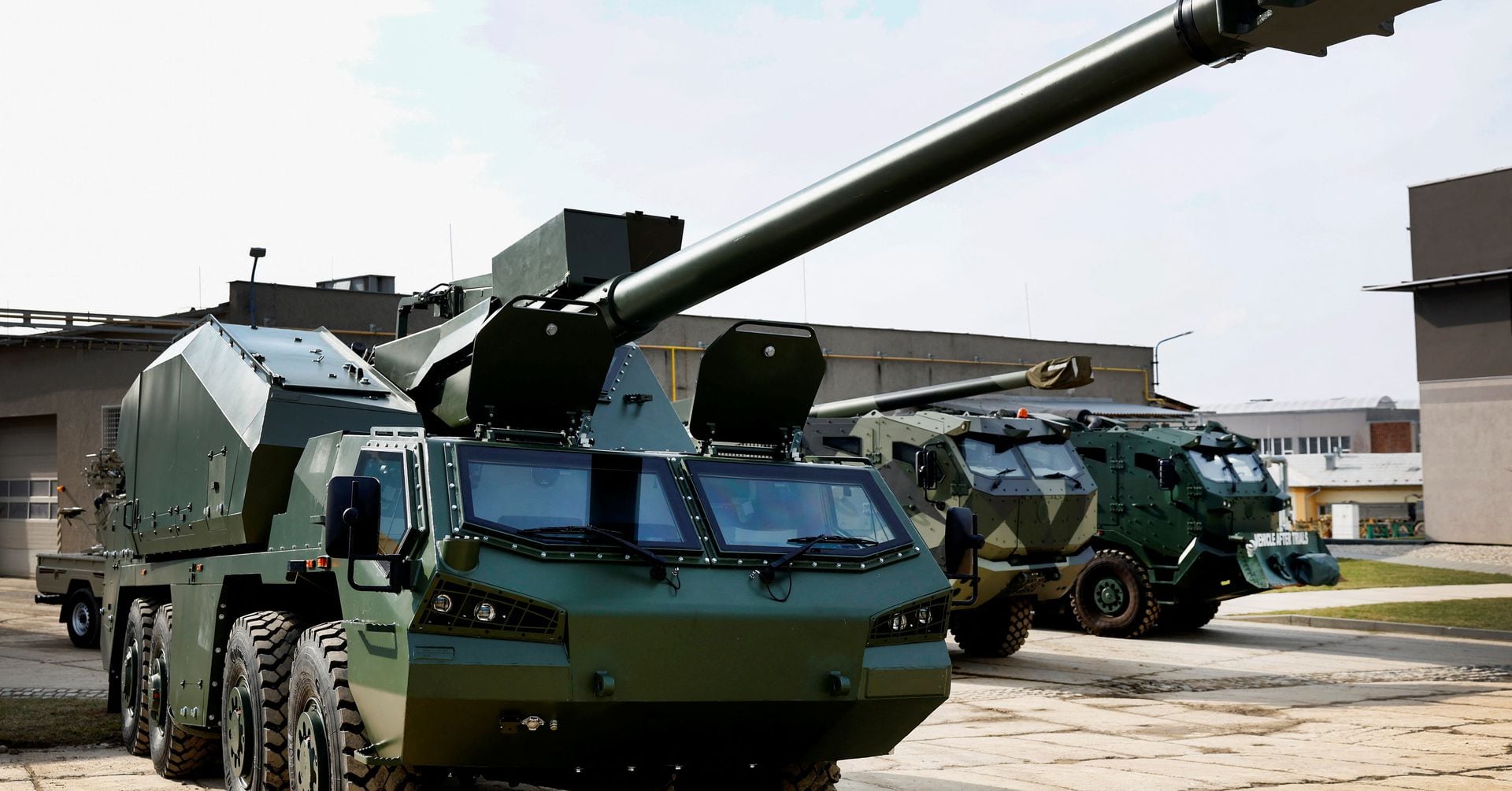 European Allies Unite to Supply Ammunition to Ukraine Amid Russian Advance