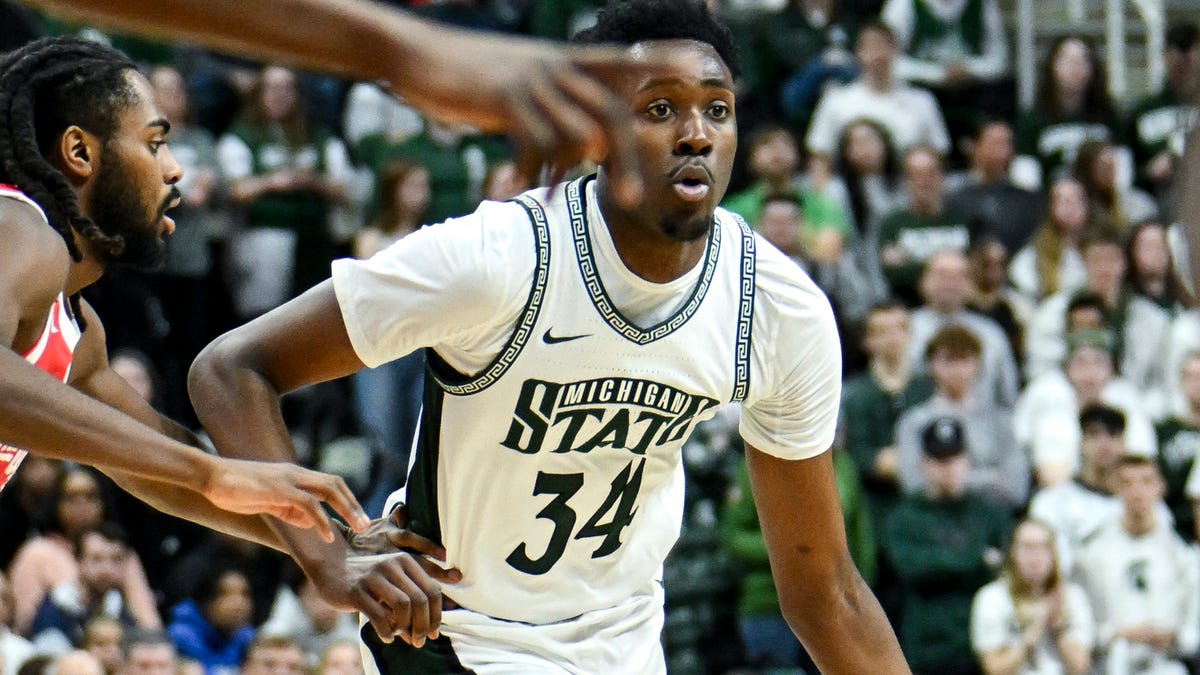 "Michigan State's Upset: Ohio State's Buzzer-Beater Ends 17-Game Road Losing Streak"