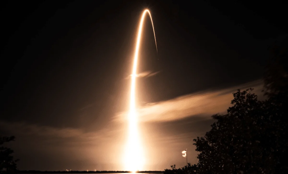 SpaceX Expands Starlink Network With Predawn Launch Despite Weather Hurdles