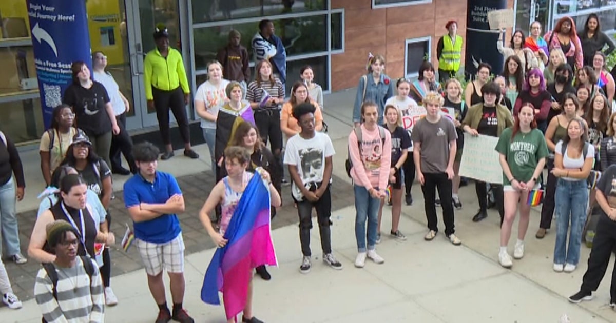 "Florida Students Rally Against Closures of LGBTQ and Diversity Centers, Push for Critical Thinking in Education"