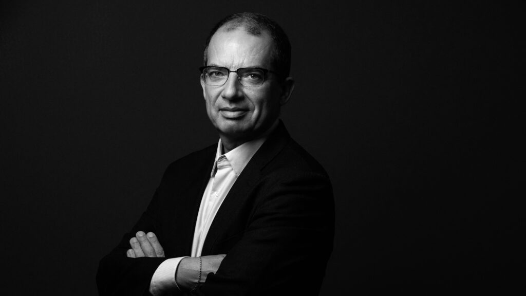 "Moderna CEO grilled by senators over COVID-19 vaccine pricing"