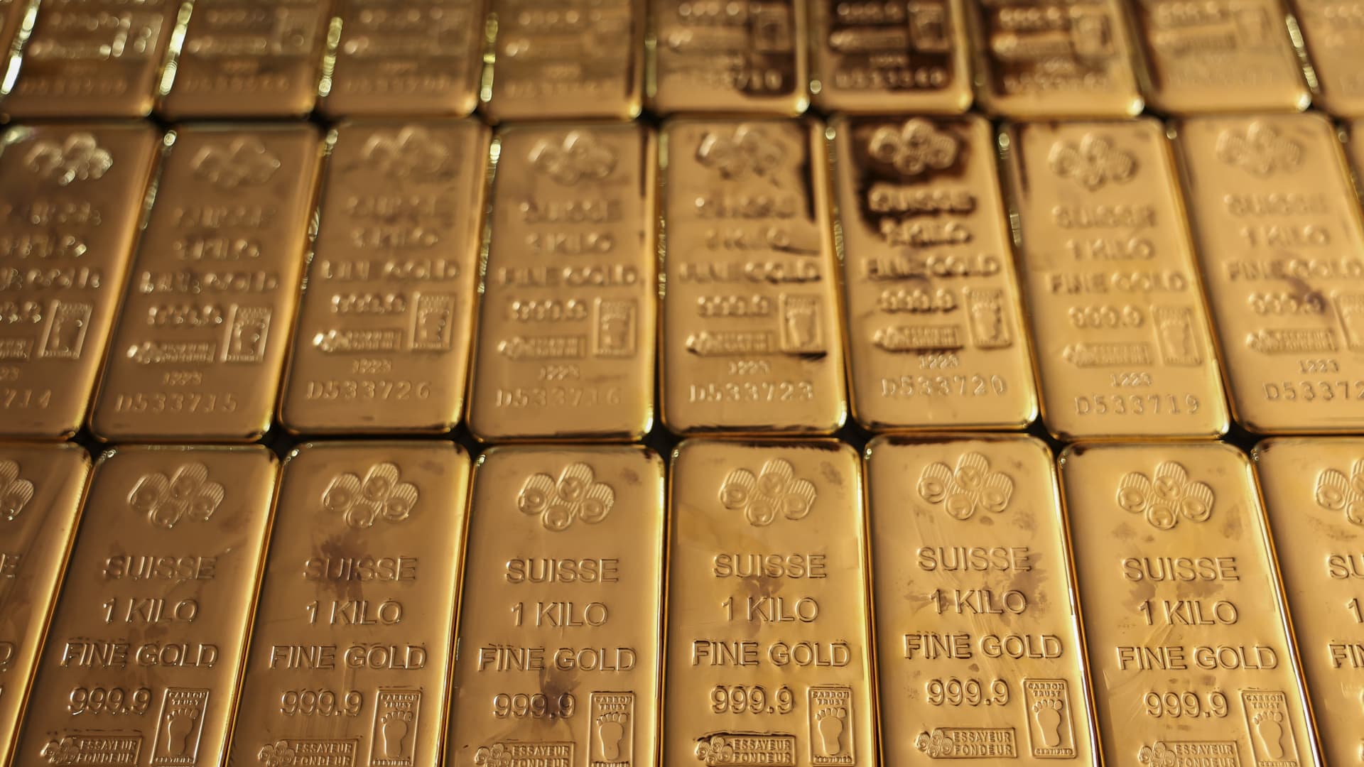 Featured image for Gold Soars to Record Highs on Fed Rate-Cut Optimism