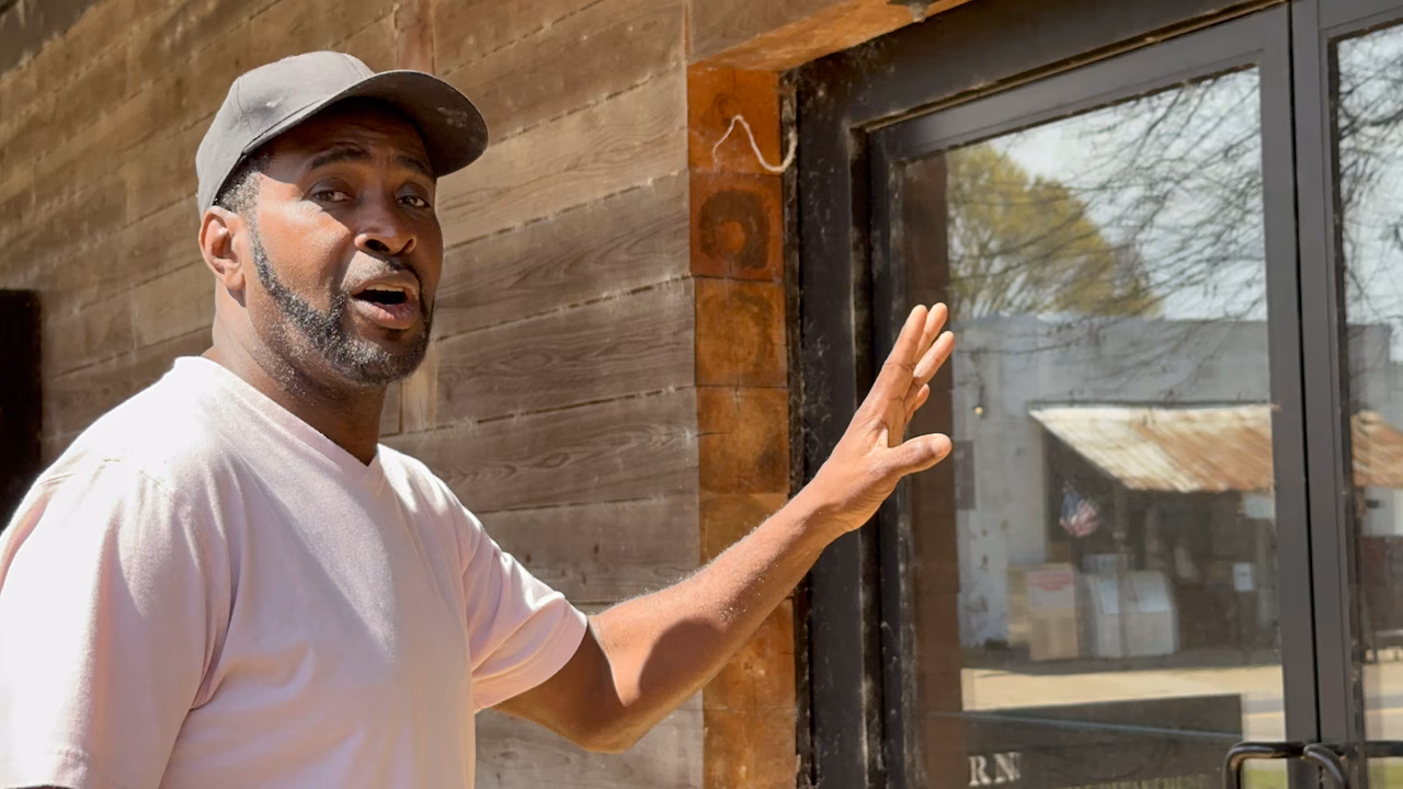 Featured image for First Black Mayor of Alabama Town Wins Re-election After Past Barriers