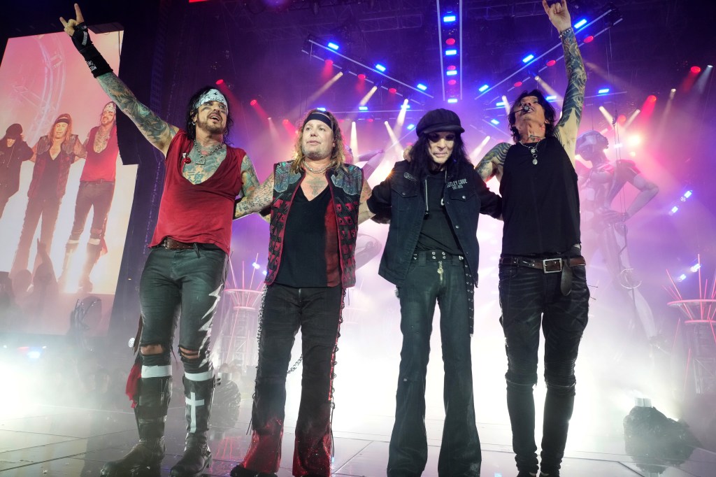 Mick Mars Sues Mötley Crüe for Tour Profits and Pre-Recorded Bass Tracks.