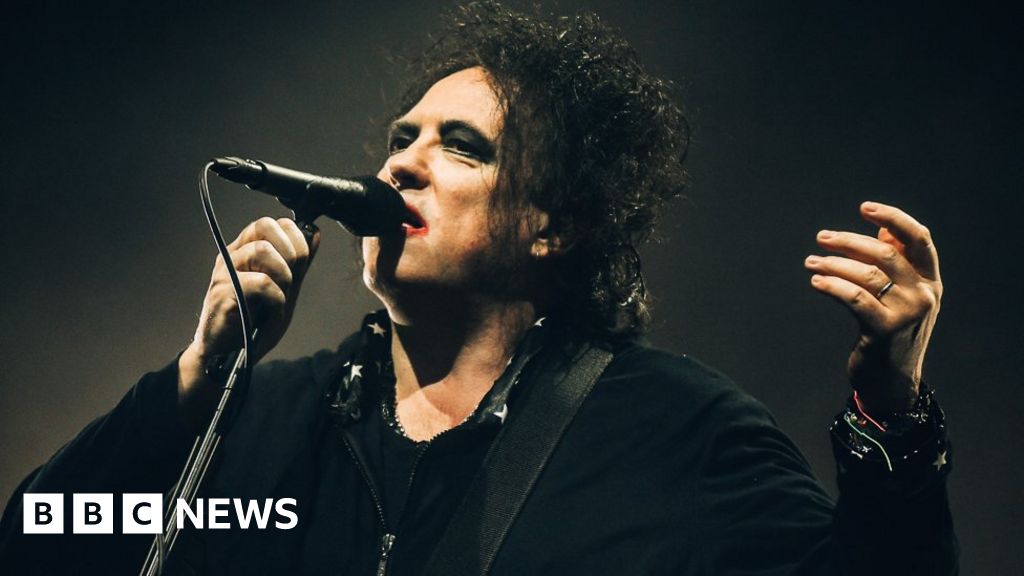 The Cure's Robert Smith slams Ticketmaster's fees.