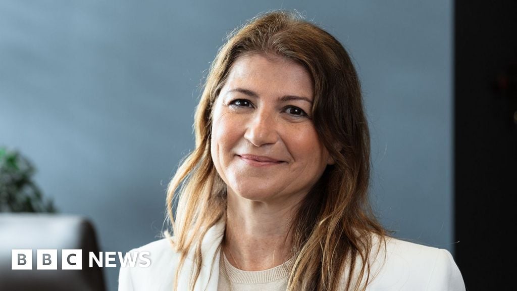 Featured image for Vape Industry Leader Advocates for 'Strict' Ads to Aid Smokers' Quitting