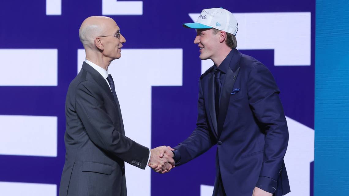 Featured image for Charlotte Hornets pick Duke's Kon Knueppel at No. 4 in 2025 NBA Draft