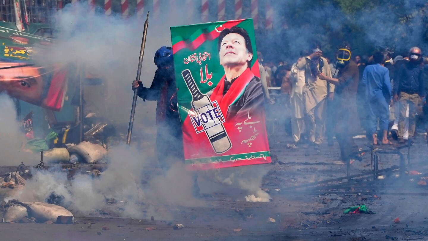 Featured image for Pakistan sentences journalists and YouTubers to life over protests and 'digital terrorism'