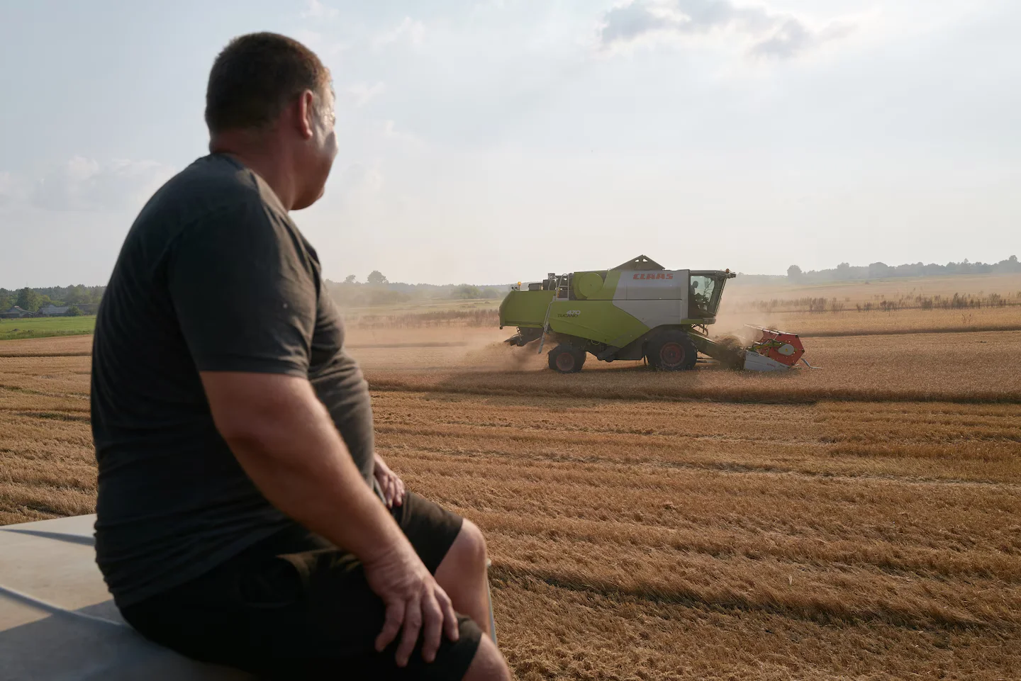 "EU Lifts Bans on Ukrainian Grain, but Poland, Hungary, and Slovakia Maintain Restrictions"