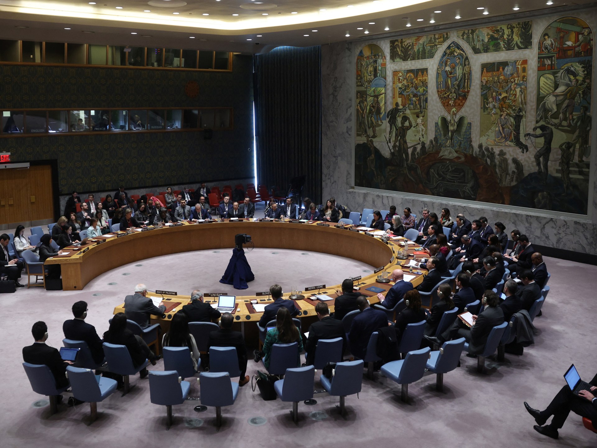 "US Vetoes UN Ceasefire Resolution Amid Gaza Crisis"