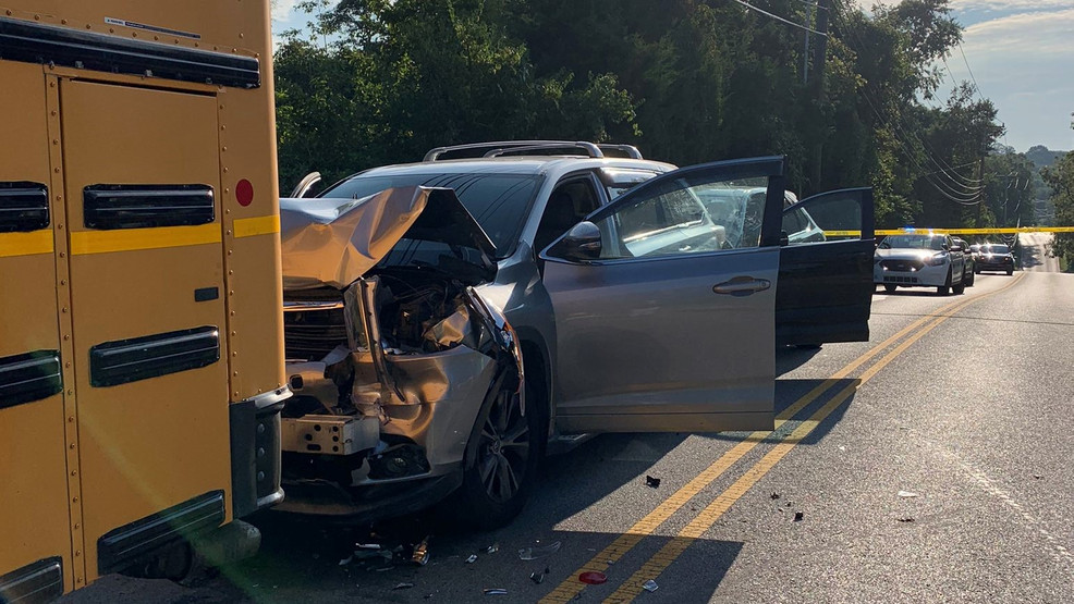 Multiple Injuries in Donelson Crash Involving School and WeGo Buses