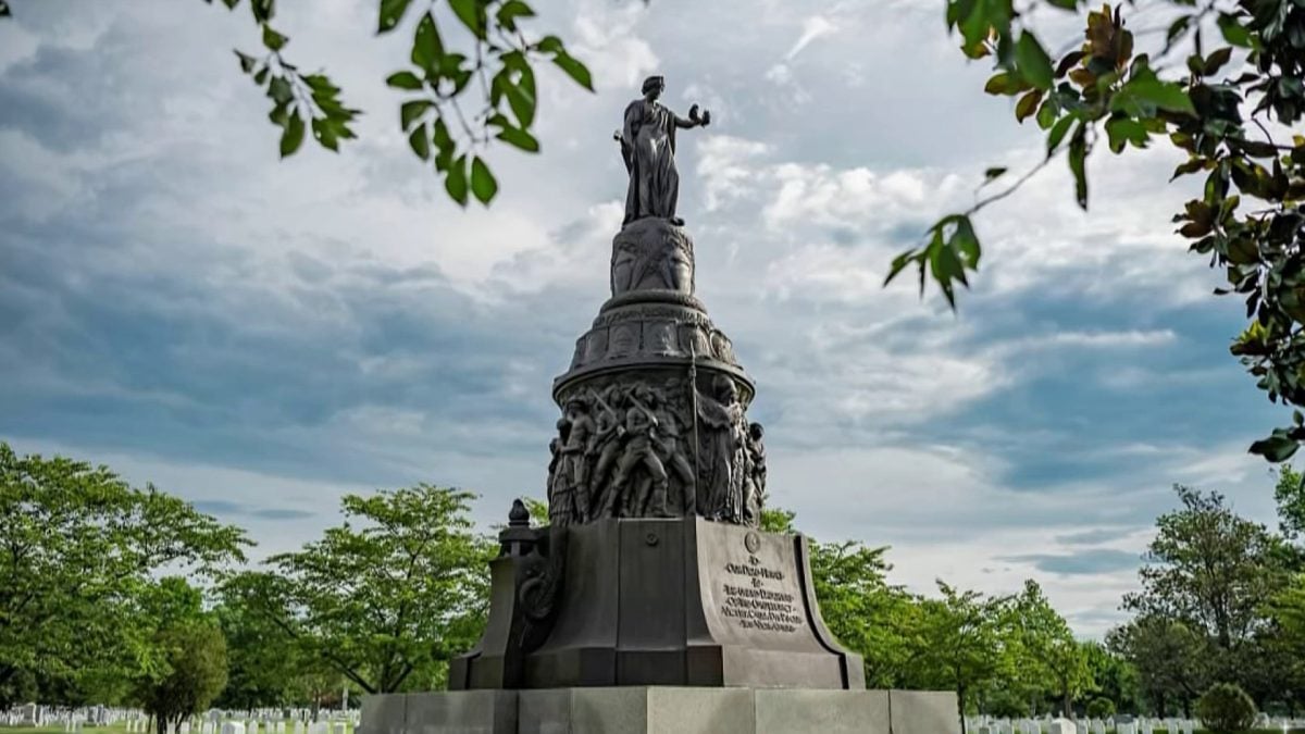 Featured image for Legal Battle Ensues Over Confederate Memorial at Arlington Cemetery
