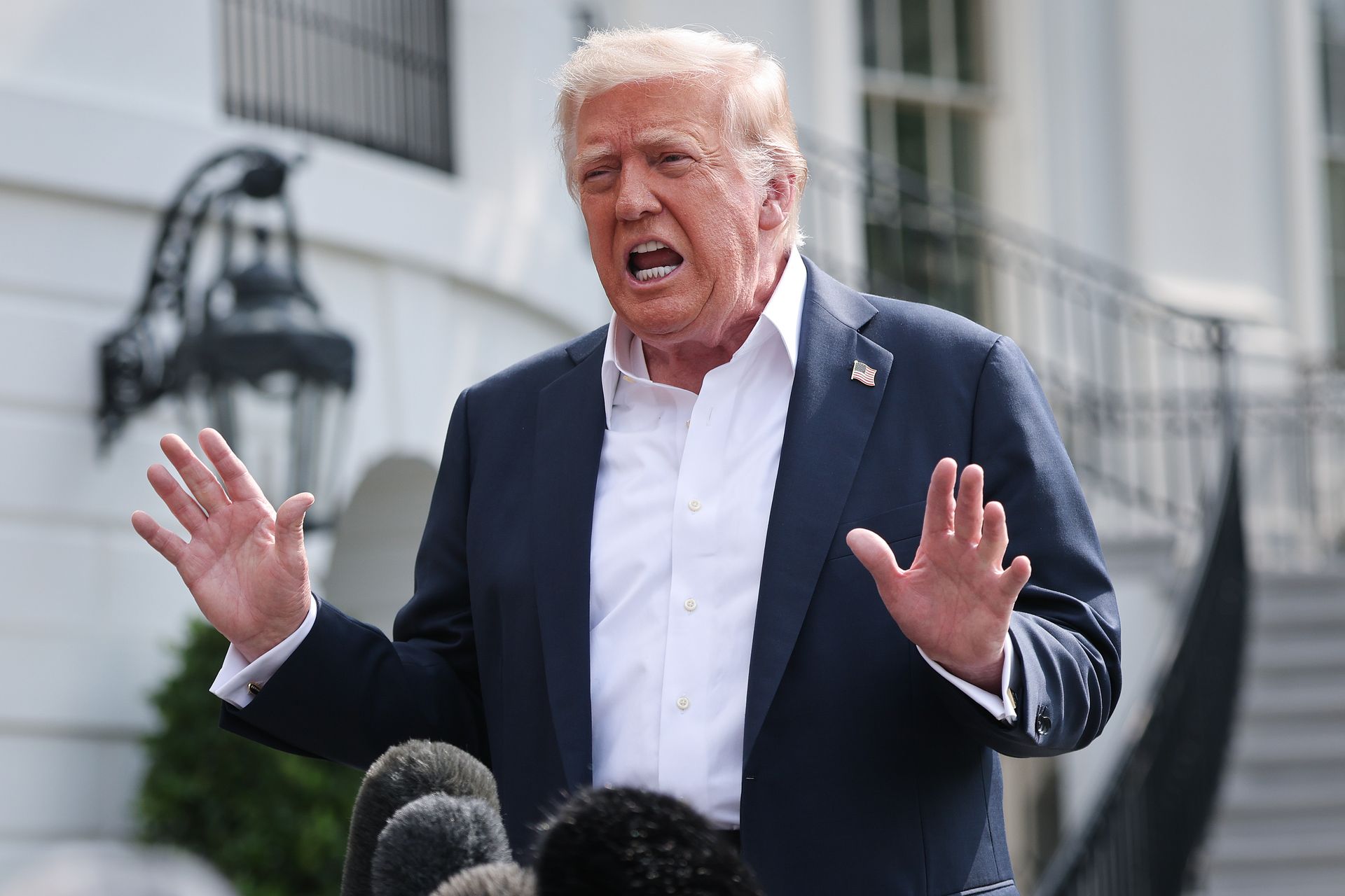 Trump advises Ukraine against targeting Moscow amid peace talks