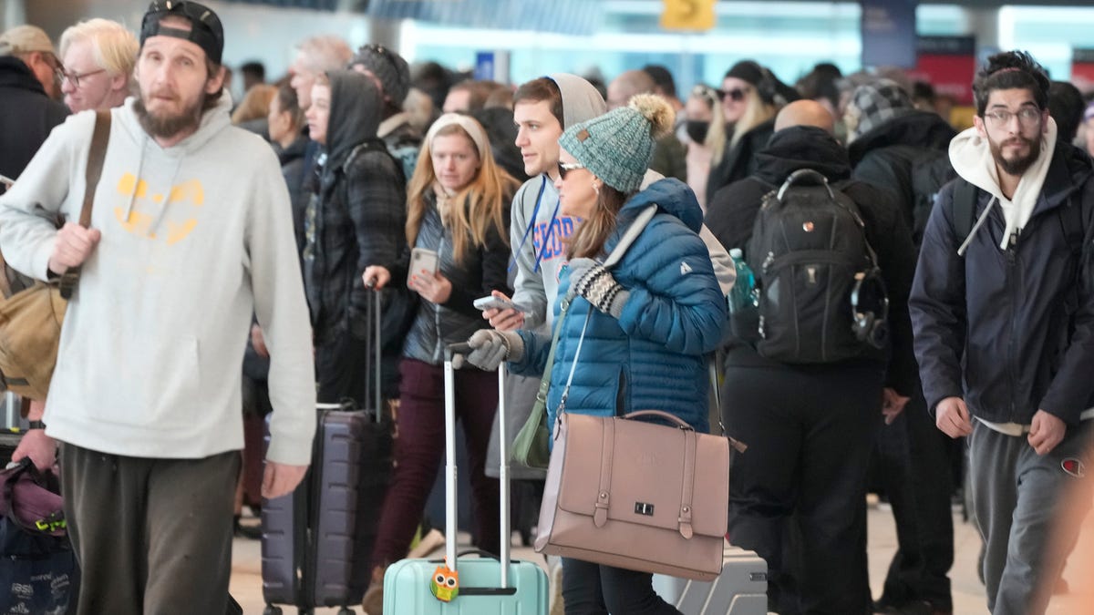 Featured image for Amazon Prime Students Can Score $25 Holiday Flights