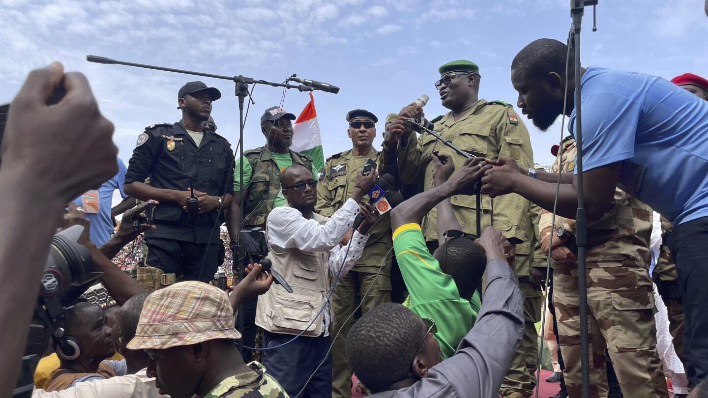 Nigeriens Brace for War as Coup Fallout Escalates