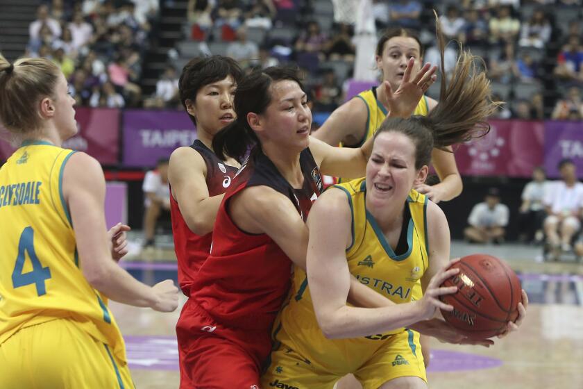 Featured image for "Shohei Ohtani and Wife Mamiko Tanaka's South Korea Arrival Sparks Excitement"