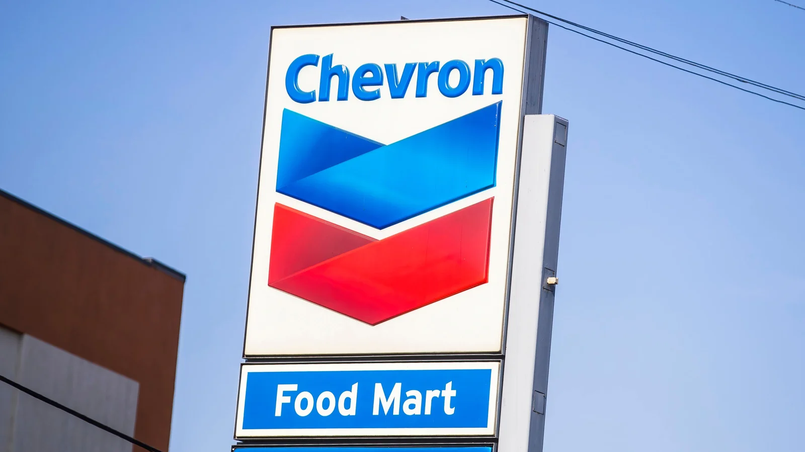 LA Gas Hits $8 a Gallon as California Braces for Higher Pump Prices