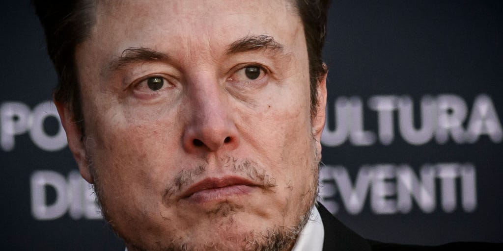 "Tesla's Stock Plunge: Q1 Woes Shake Wall Street Confidence"