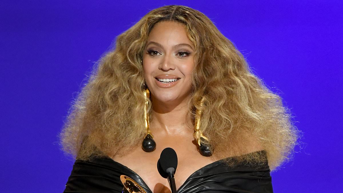 Featured image for Beyoncé Launches CÉCRED Haircare Line with Nostalgic 90's Video