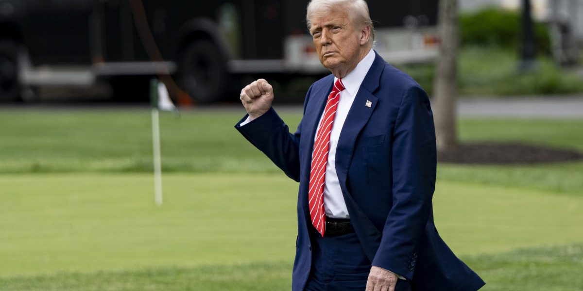 U.S.-China Trade Tensions Escalate Amid Mutual Accusations and Market Dip