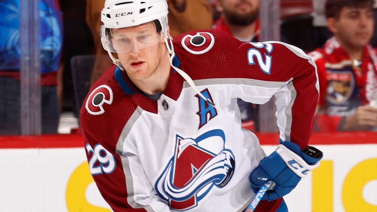 "Colorado Avalanche Suffer Fourth Straight Loss as Nathan MacKinnon Exits Game with Injury"