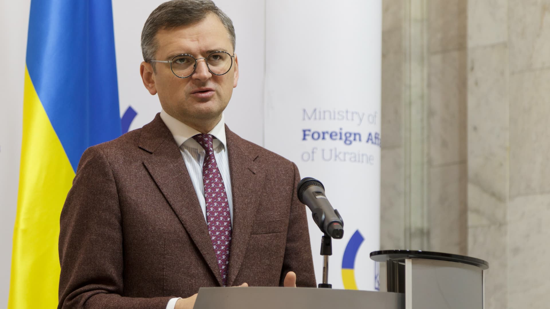 "Ukraine's Stance on US Relations, Russian Conflict, and Aid Assurance"