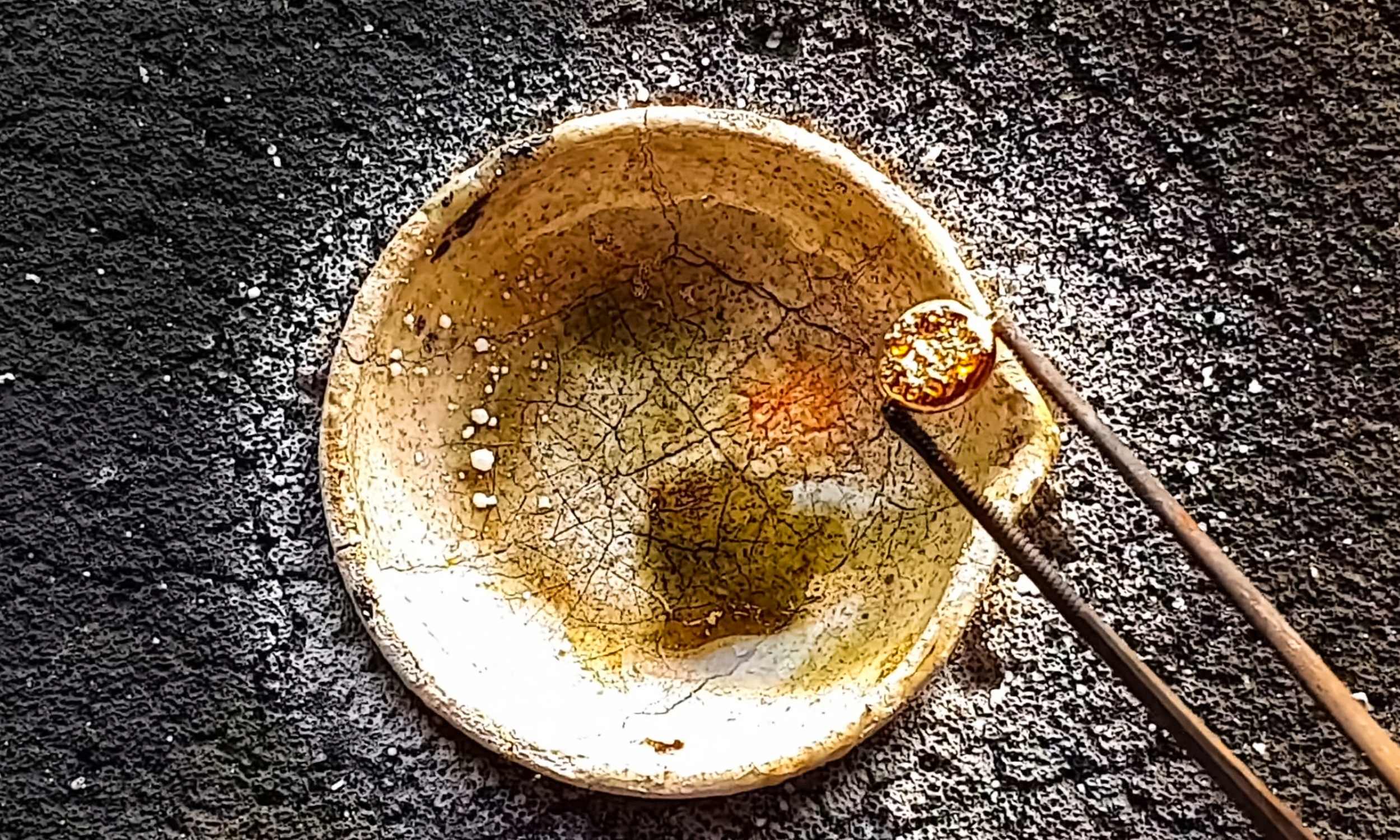 Featured image for Physicists Superheat Gold Beyond Melting Point Without Melting