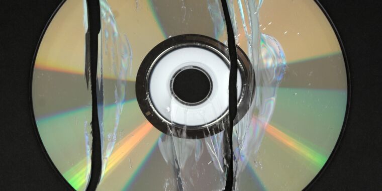 Featured image for Alan Wake 2 Goes Digital-Only, Defying Disc-Based Gaming Trends.