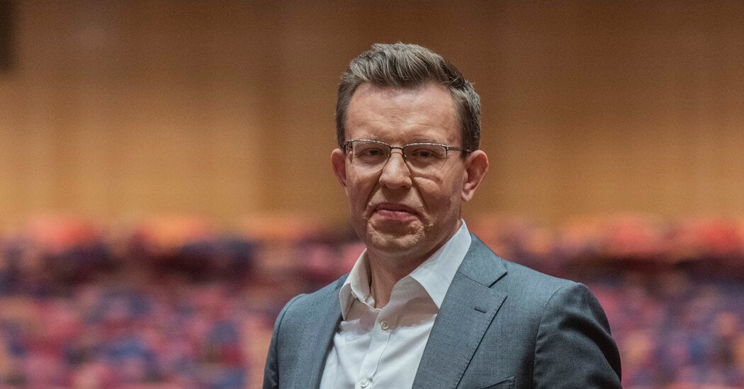 Featured image for "Lincoln Center President Henry Timms Steps Down for New Opportunity"