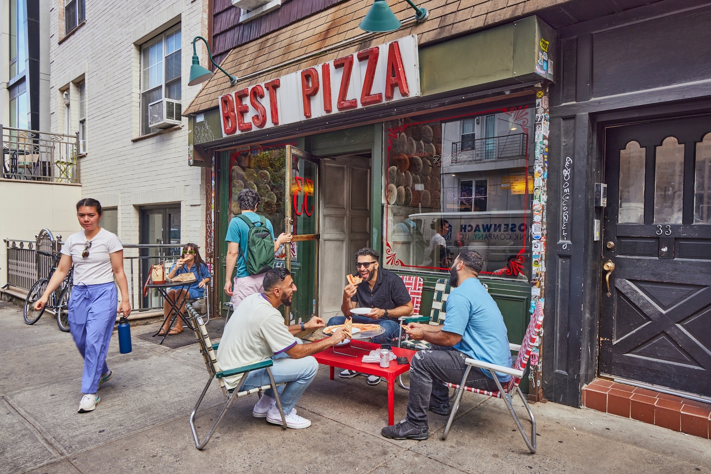 "Exploring America's Pizza Scene: From Brooklyn to Chicago, the Best Gluten-Free Pies and Chefs' Obsession"