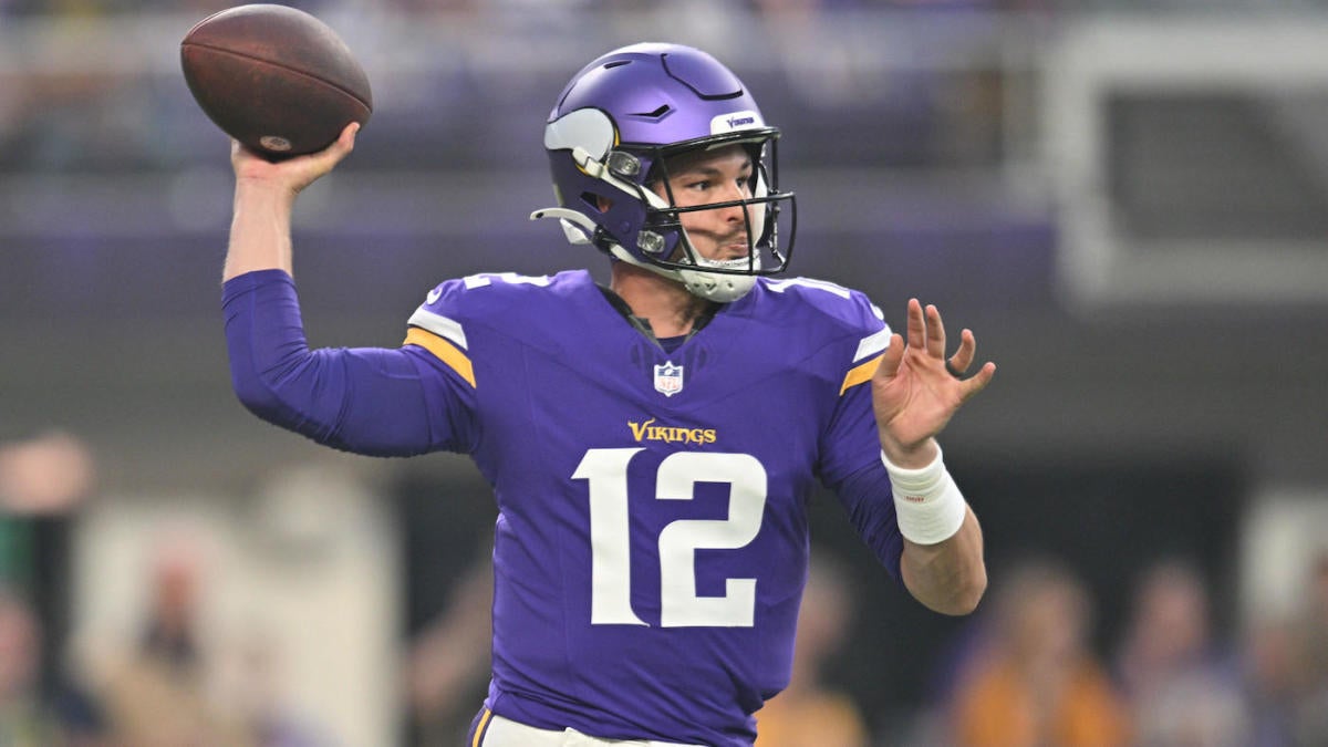 "Fantasy Football Week 16: Quarterback Preview, Free Agent Pickups, Waiver Wire Targets, Rankings, and Start/Sit Advice"