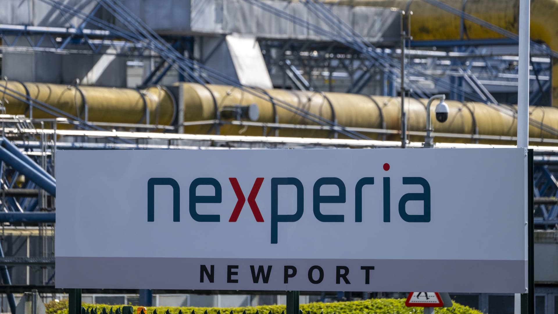 Featured image for Dutch Government Seizes Control of Chinese-Owned Nexperia Amid Security Concerns