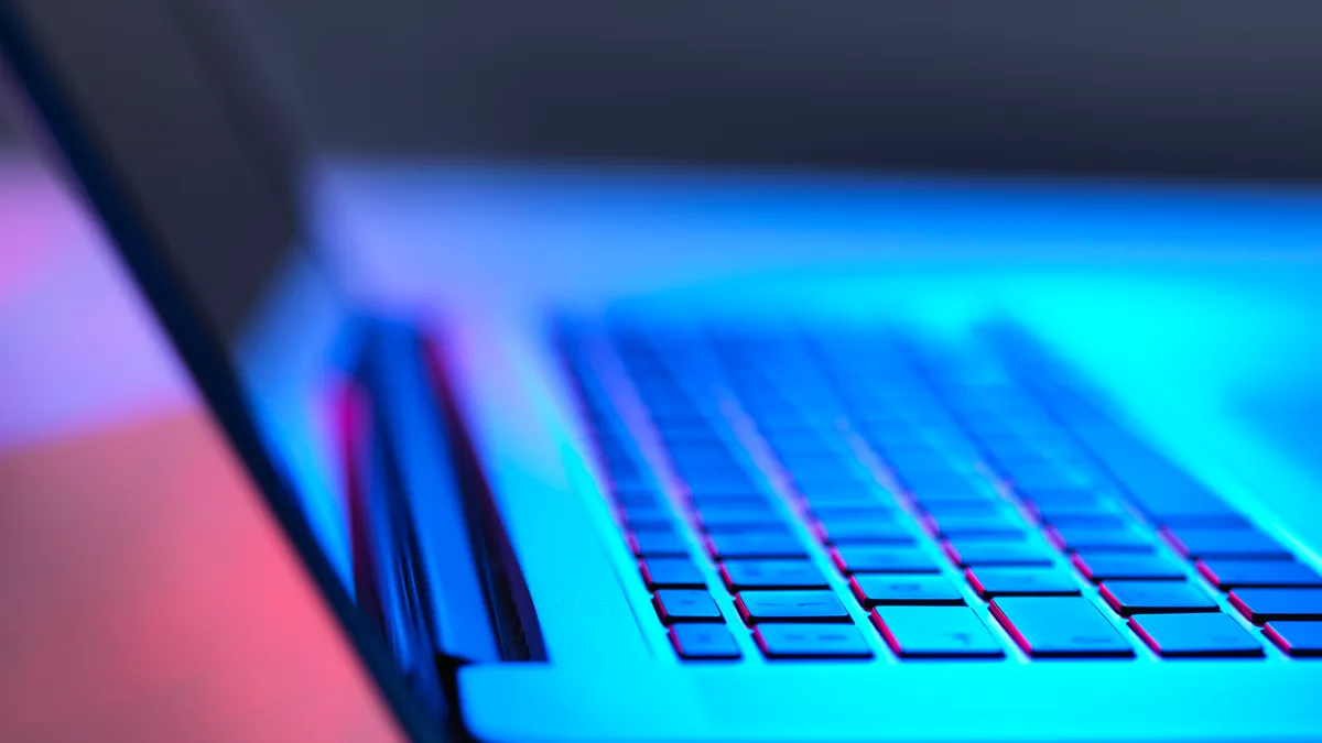 Featured image for Windows 10 Support and Upgrade Challenges Amidst Market Trends