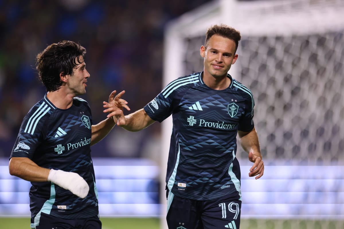 Featured image for Sounders' unbeaten streak continues with dominant win over Galaxy