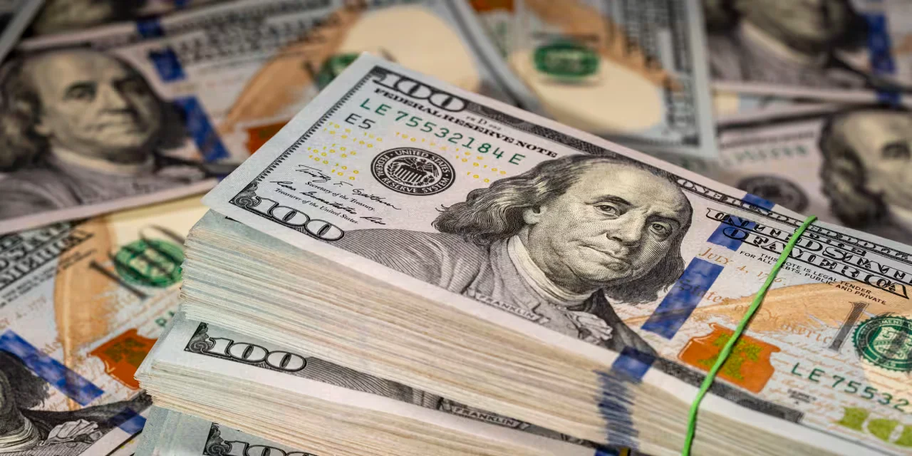 Hedge-fund veteran: own both gold and the dollar to weather market turbulence