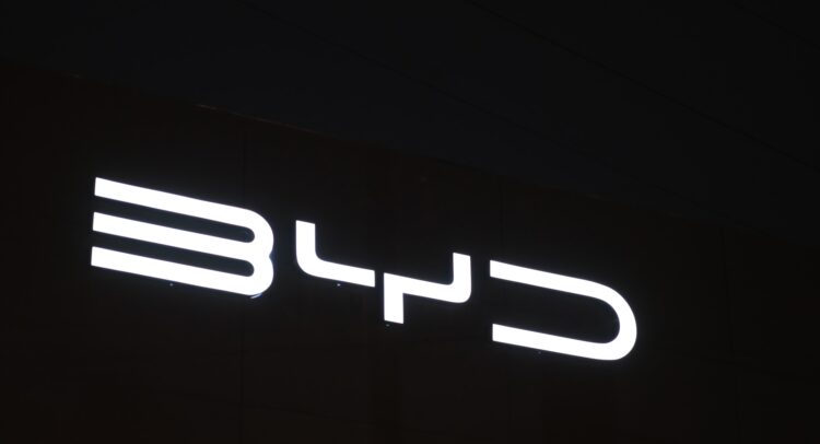 Featured image for Chinese EV Stocks Drop Amid BYD Price Cuts and Market Shake-up
